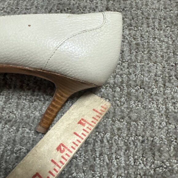 Brooks Brothers 346 Kitten Heels Ivory Leather Women's Size 7 - Picture 7 of 11